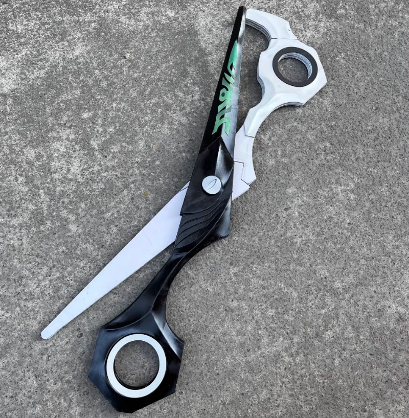 Ciseaux géants Riyo Reaper de  - Anime Cosplay Photoshoot avis et prix